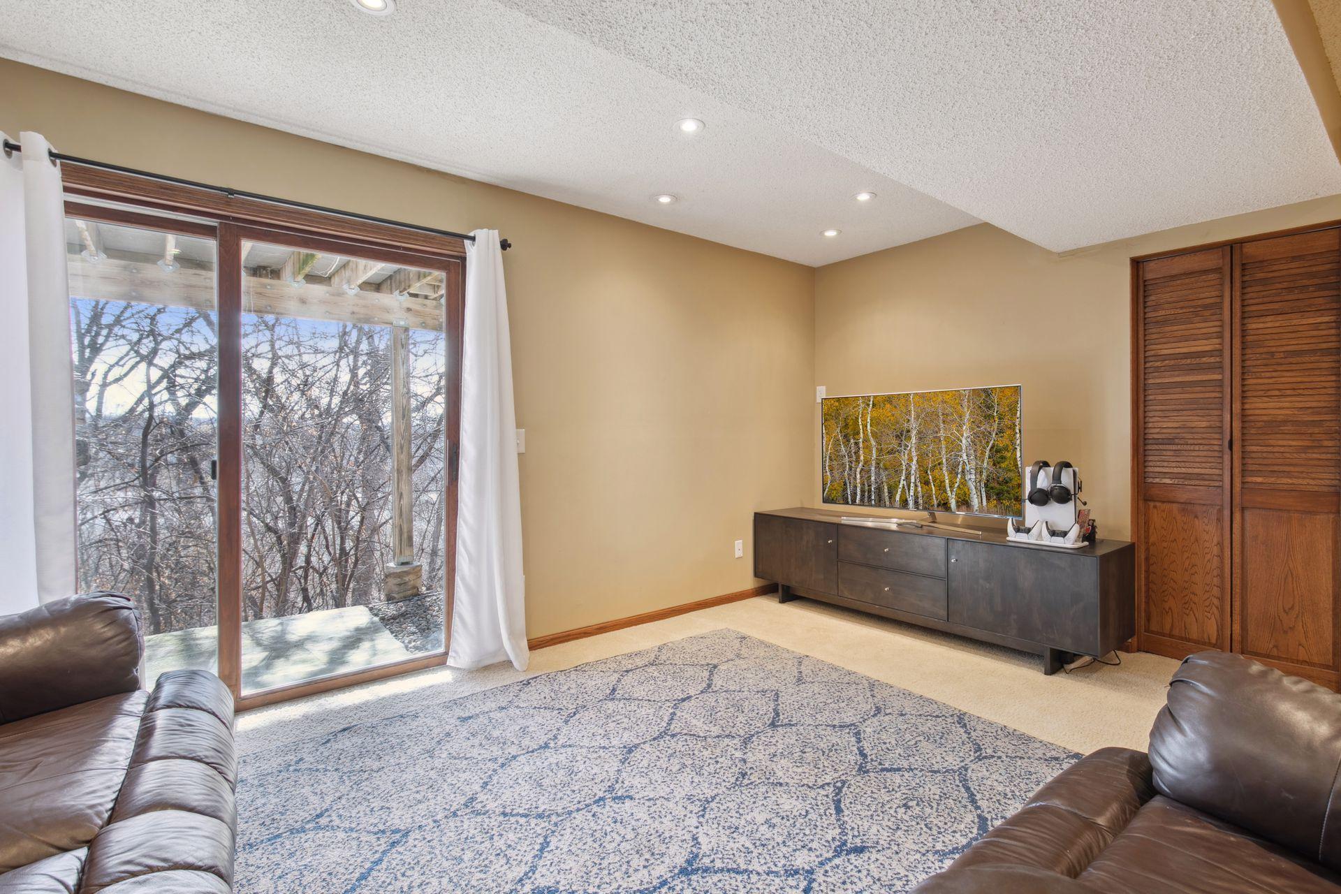 13611 Parkwood Drive, Burnsville, Minnesota image 22