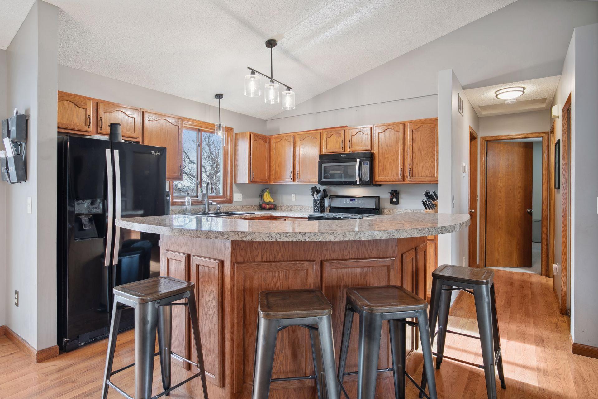 13611 Parkwood Drive, Burnsville, Minnesota image 11