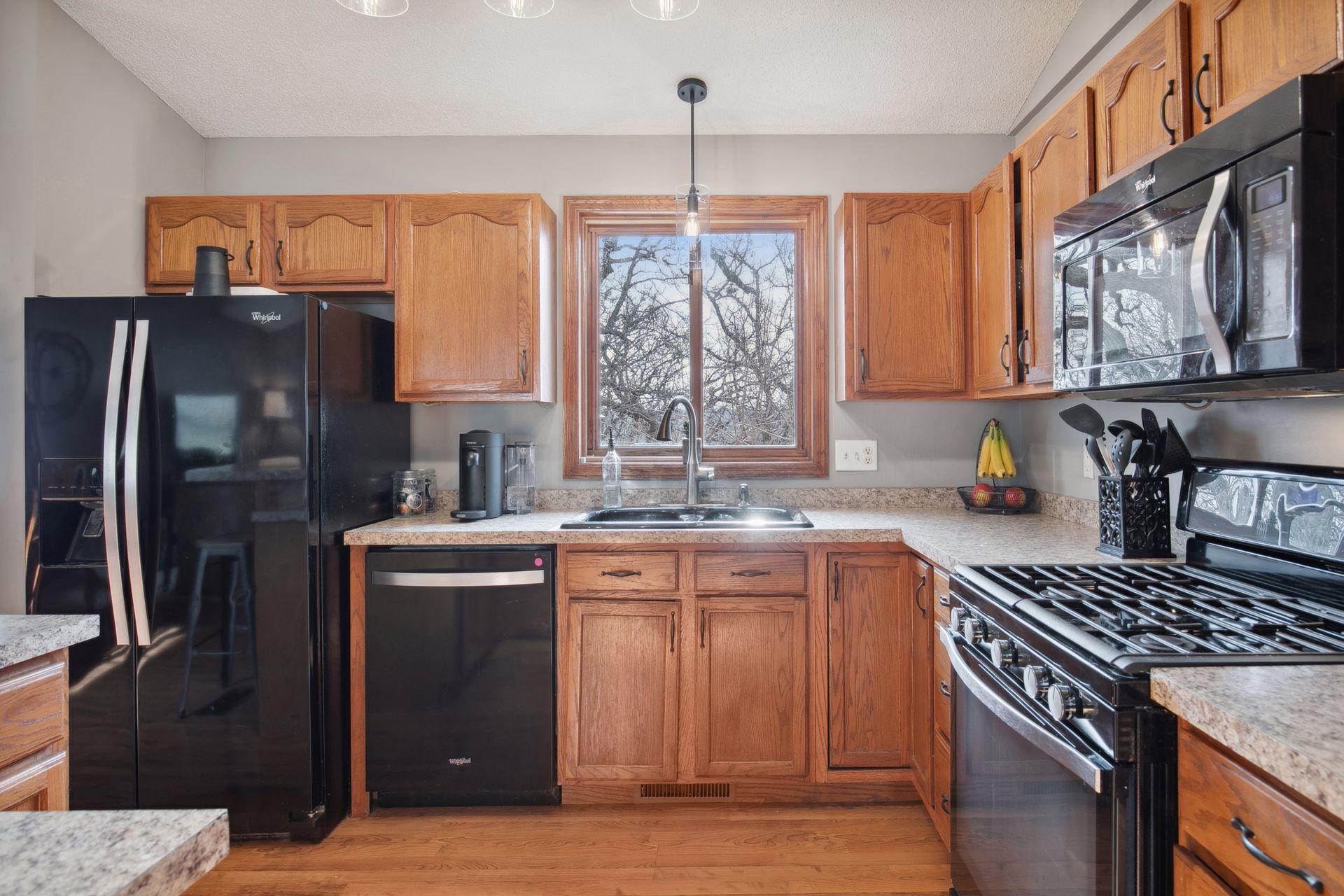 13611 Parkwood Drive, Burnsville, Minnesota image 17