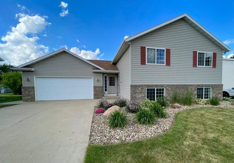 Homes For Sale - 905 3rd Street<br/> Olmsted County, Byron, MN 55920
