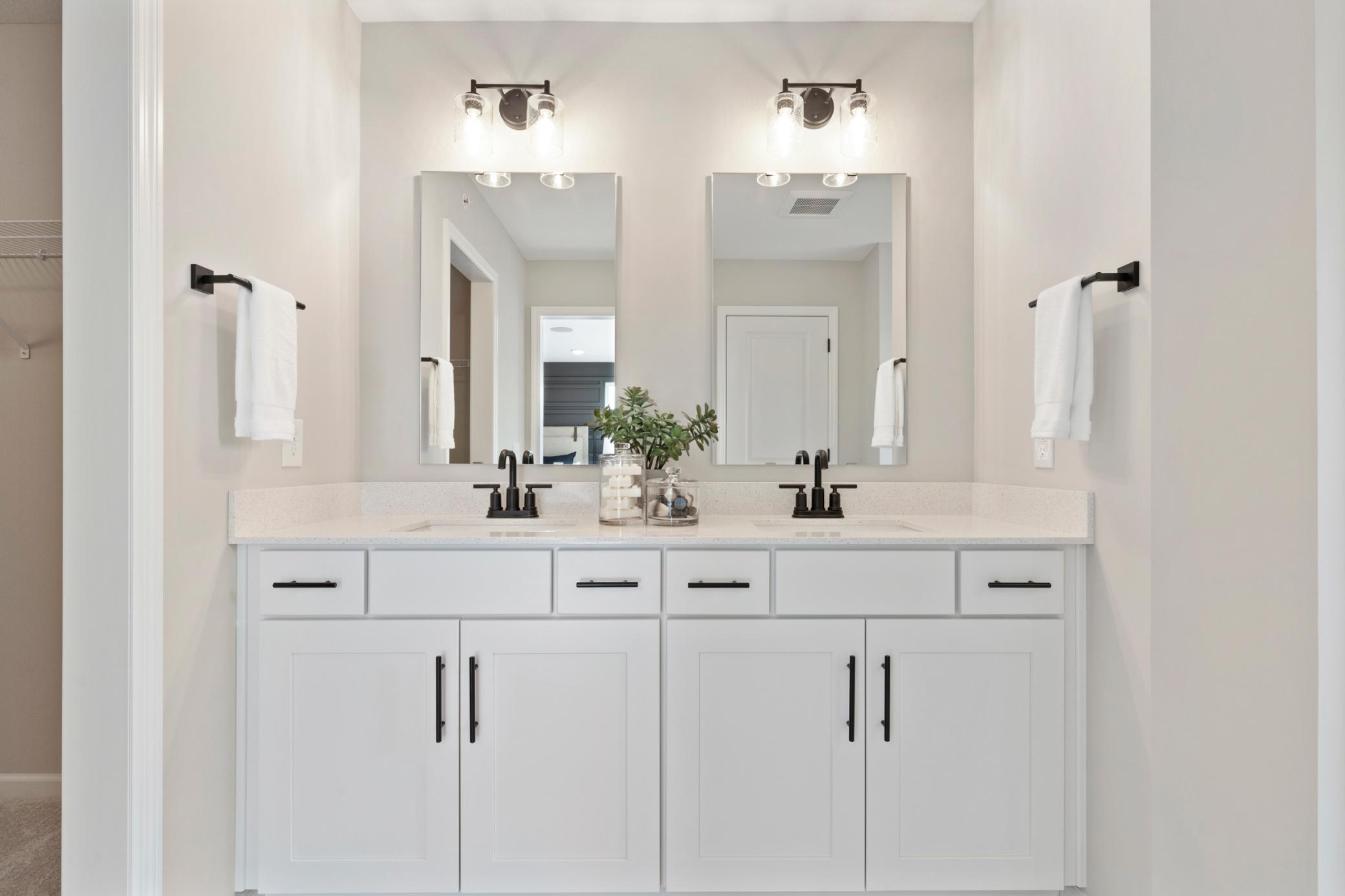 4806 Airlake Drive, Woodbury, Minnesota image 16