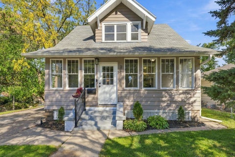 Homes For Sale - 211 Morton Street<br/> Saint Paul, MN 55107