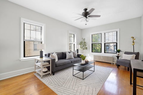 Apartment For Rent - 220 E 19th Street<br/> Minneapolis, MN 55403