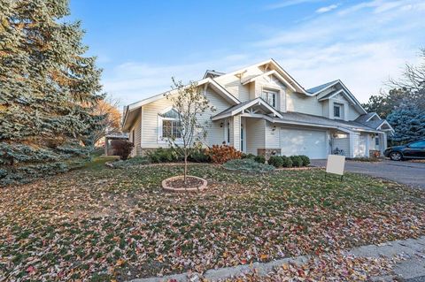 Townhouse For Sale - 2909 Devonshire Circle<br/> Washington County, Woodbury, MN 55125