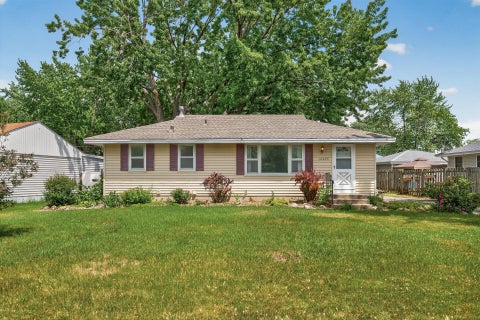 Homes For Sale - 10475 6th Street<br/> Anoka County, Minneapolis, MN 55434