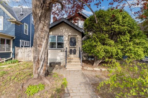 Homes For Sale - 215 Penn Avenue<br/> Minneapolis, MN 55405
