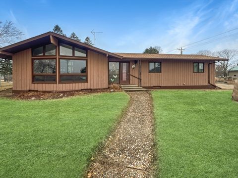 Homes For Sale - 511 Guide Street<br/> Martin County, Welcome, MN 56181