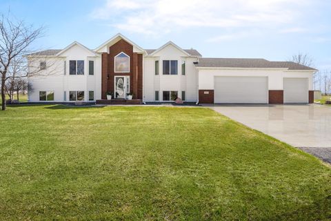 Homes For Sale - 829 Leonards Way<br/> Cass County, Argusville, ND 58005