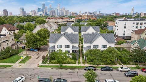 Townhouse For Sale - 724 E 25th Street<br/> Minneapolis, MN 55404