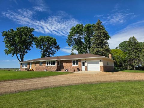 Homes For Sale - 35996 391st Avenue<br/> Nicollet County, Le Sueur, MN 56058