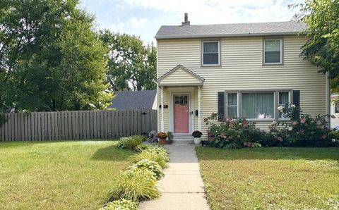 Homes For Sale - 4556 Zenith Avenue<br/> Hennepin County, Minneapolis, MN 55422