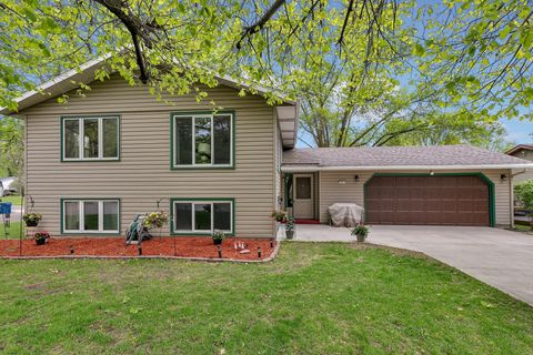 Homes For Sale - 701 6th Avenue<br/> Sauk Rapids, MN 56379