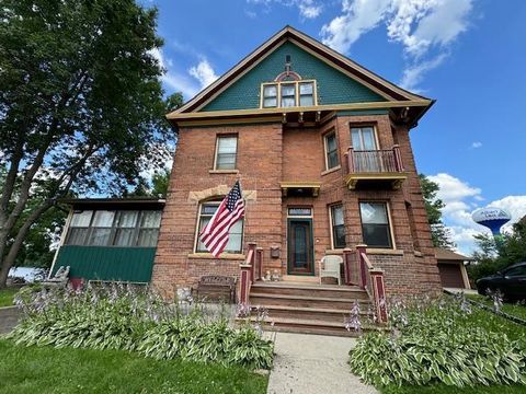 Homes For Sale - 310 N Washington Avenue<br/> Freeborn County, Albert Lea, MN 56007