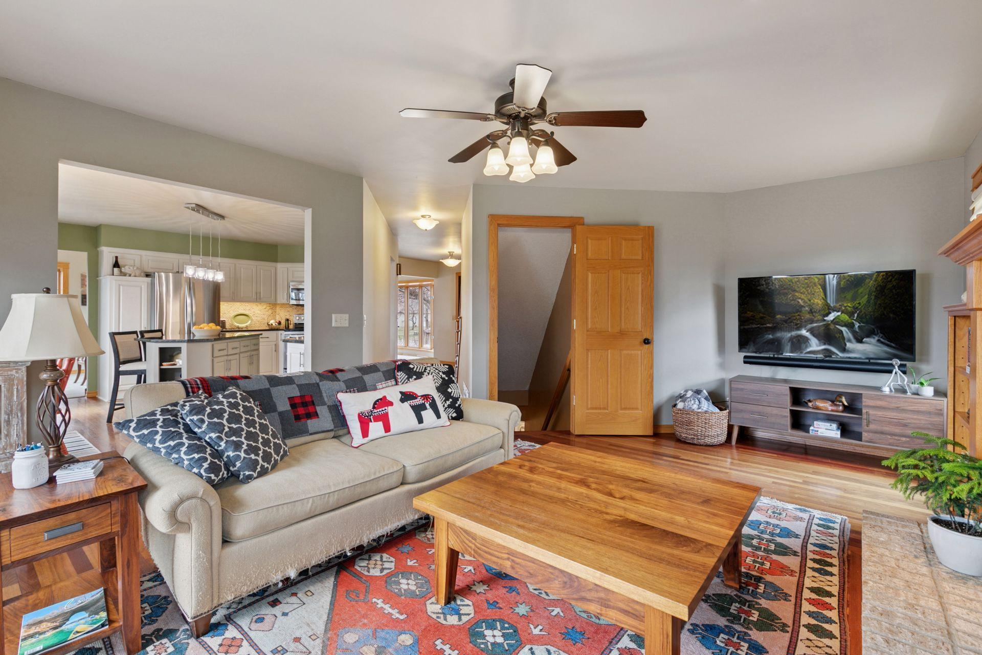 13824 Sunset Lake Drive, Burnsville, Minnesota image 12