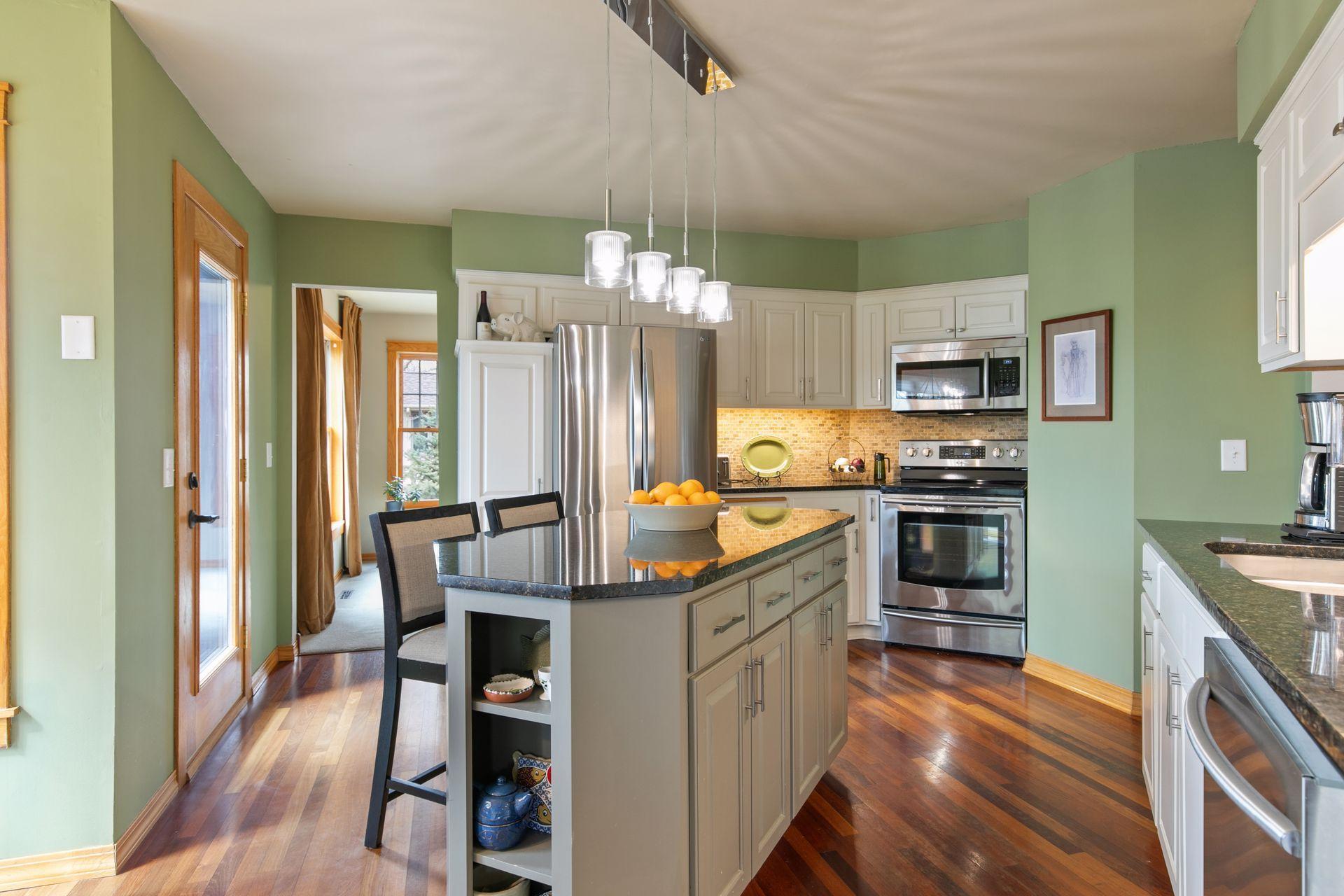13824 Sunset Lake Drive, Burnsville, Minnesota image 4