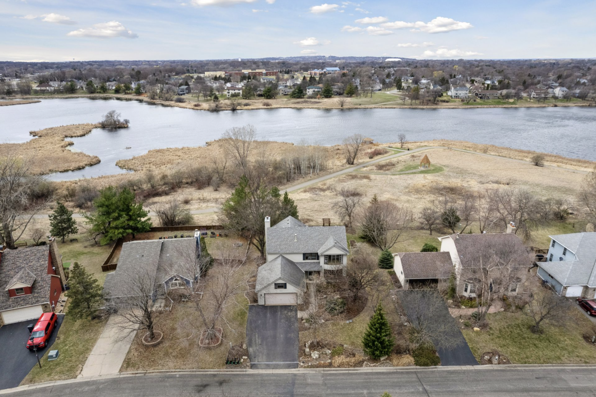 13824 Sunset Lake Drive, Burnsville, Minnesota image 2