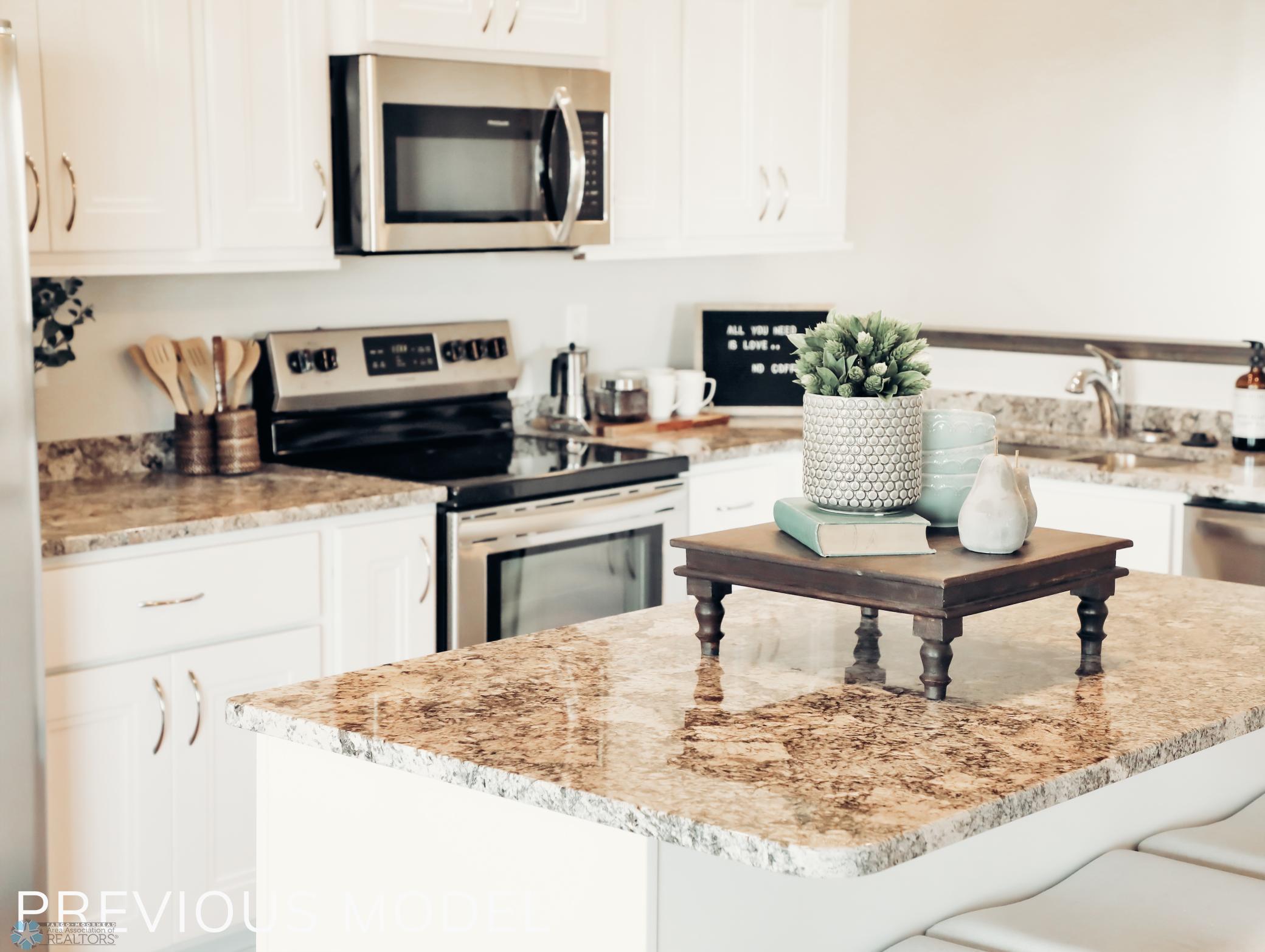 6715 Meadow View Drive, Fargo, North Dakota image 13
