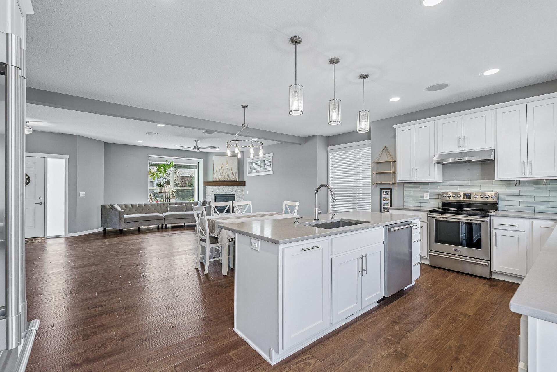 36 E 125th Street, Burnsville, Minnesota image 1