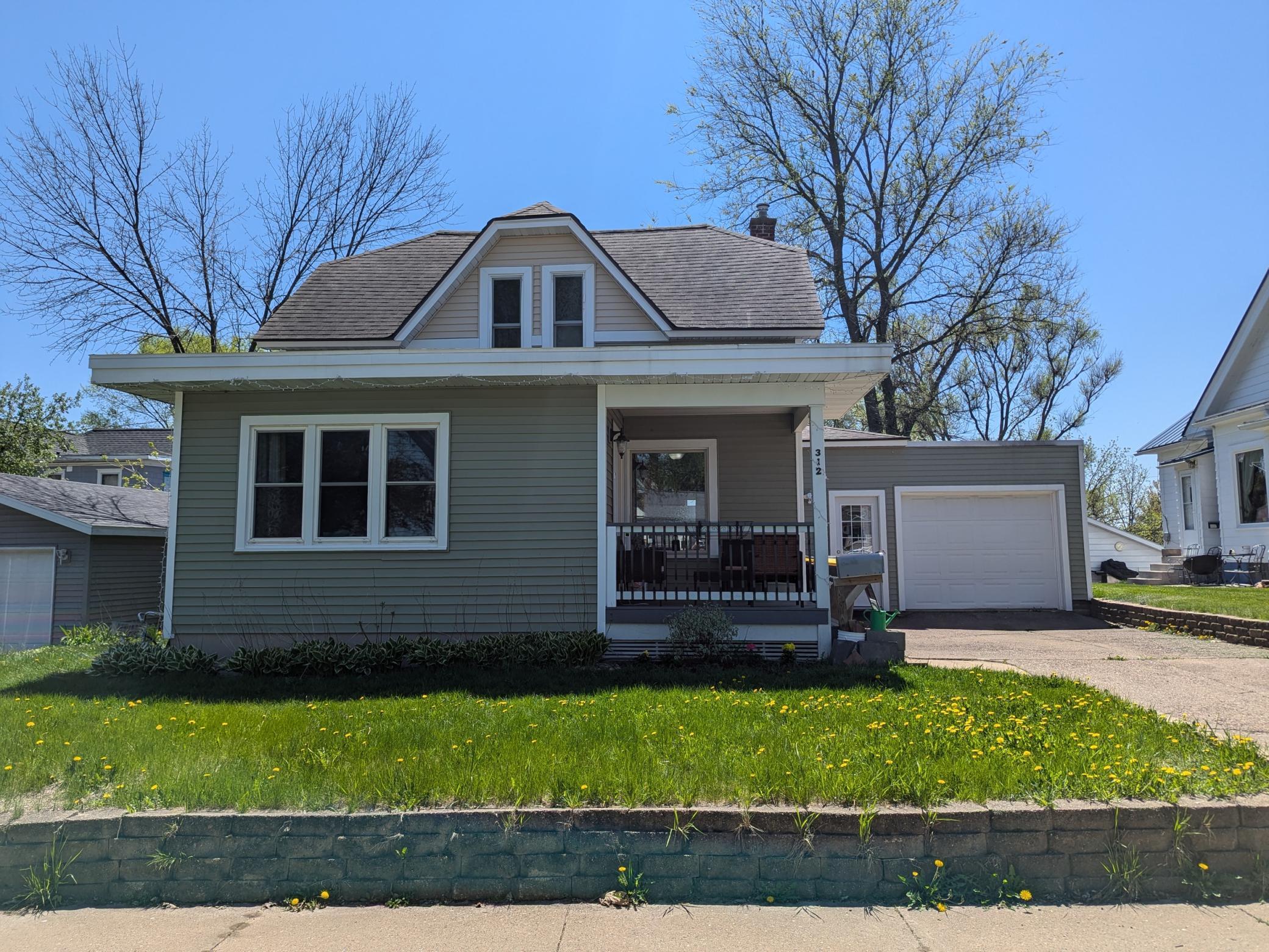312 W Monowau Street, Tomah, Wisconsin image 1