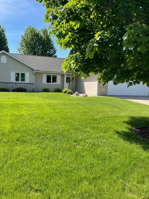Homes For Sale - 1205 26th Street<br/> Austin, MN 55912