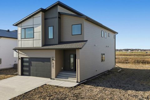 Homes For Sale - 8343 61st Street<br/> Horace, ND 58047