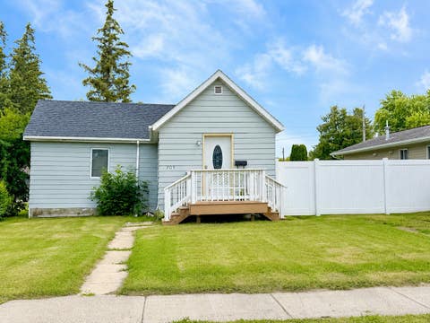 Homes For Sale - 709 Center Street<br/> Roseau County, Roseau, MN 56751