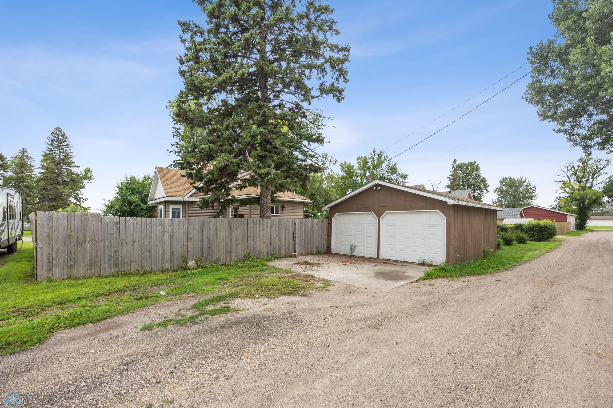 Dilworth, Minnesota 56529, United States, 3 Bedrooms Bedrooms, ,2 BathroomsBathrooms,Residential,Active,181870