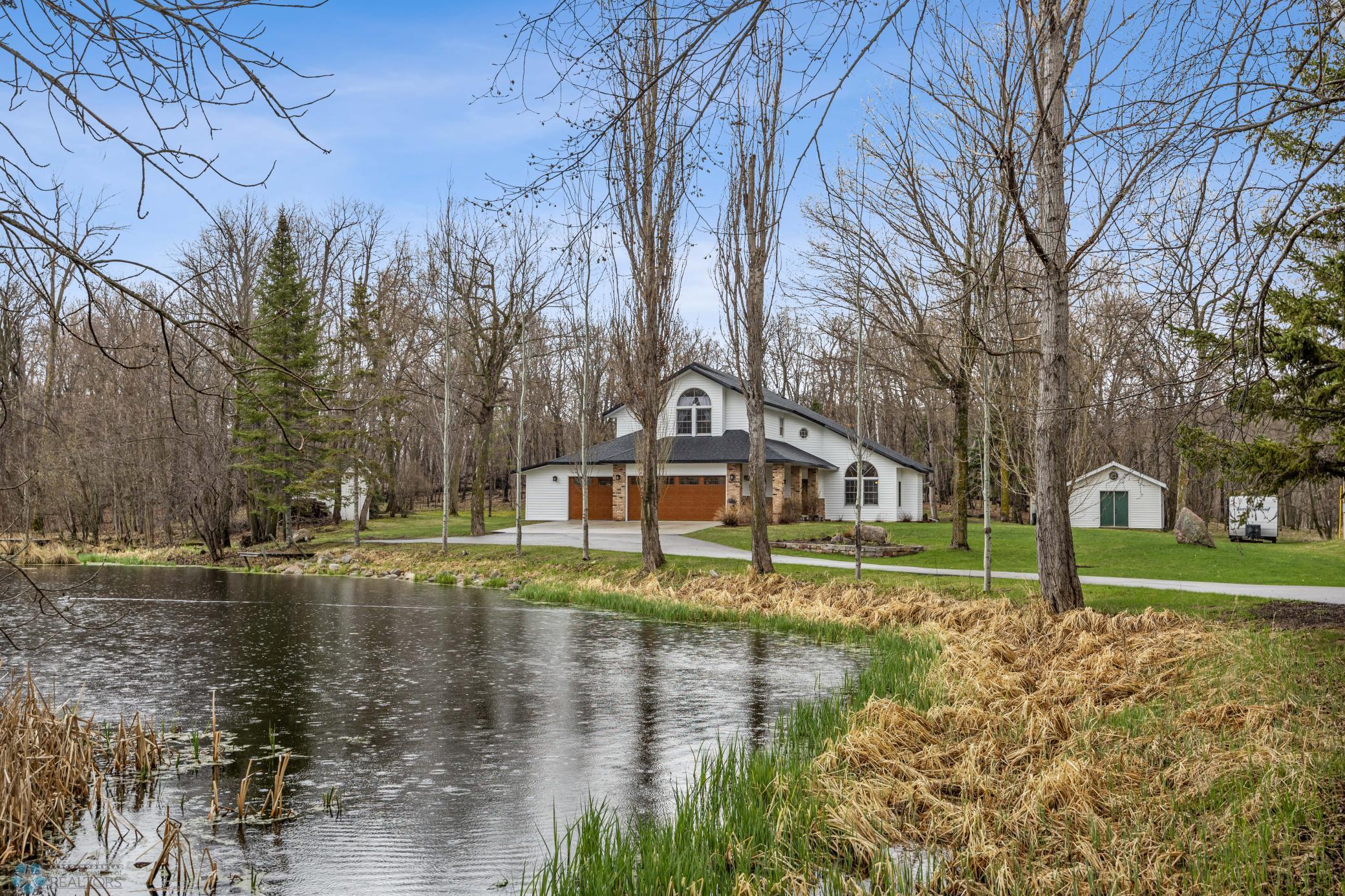 581 Shorewood Drive, Detroit Lakes, Minnesota image 2