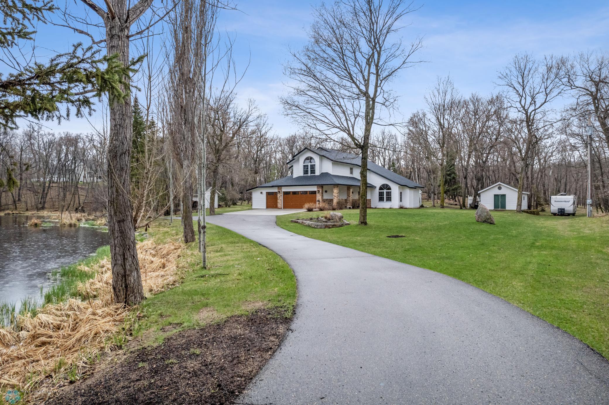 581 Shorewood Drive, Detroit Lakes, Minnesota image 5