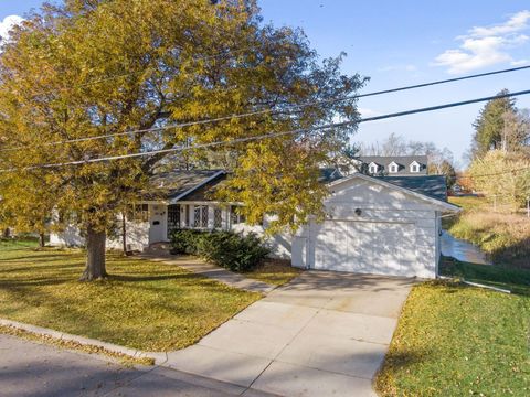 Homes For Sale - 5536 Saint Johns Avenue<br/> Edina, MN 55424