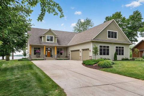Homes For Sale - 21590 S Lake George Drive<br/> Oak Grove, MN 55011