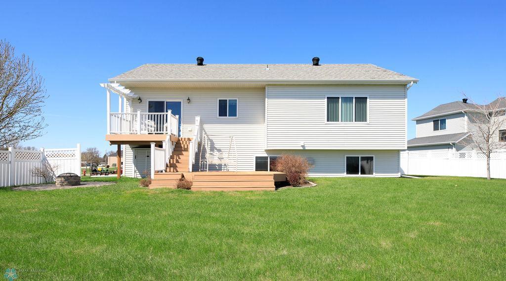 503 Martins Avenue, Casselton, North Dakota image 3