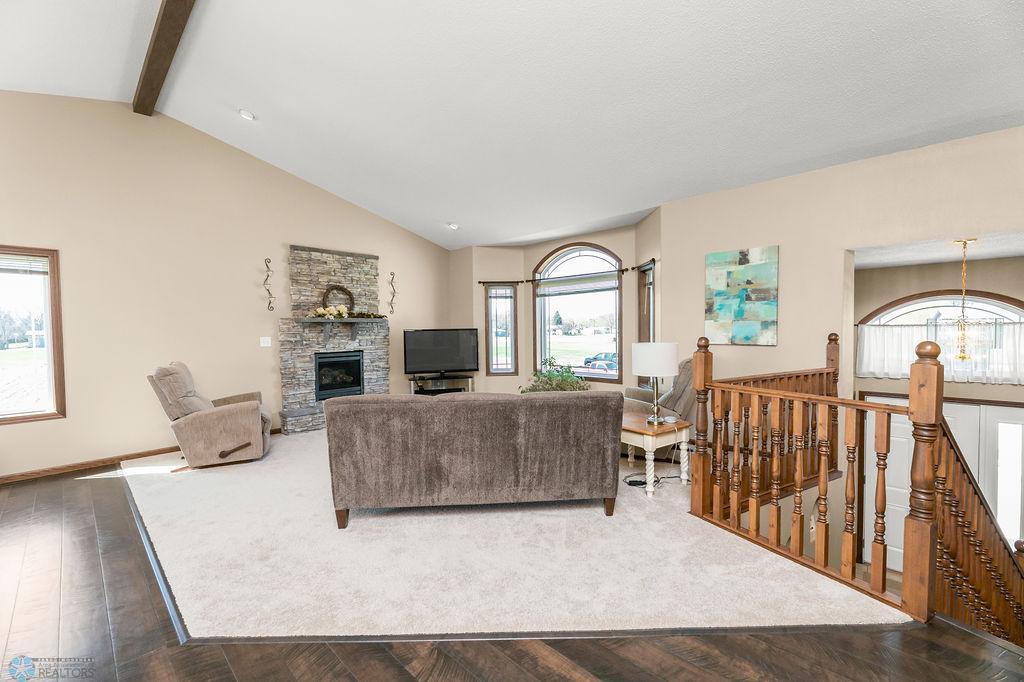 503 Martins Avenue, Casselton, North Dakota image 13