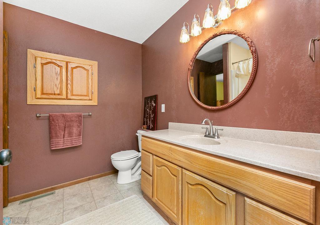 503 Martins Avenue, Casselton, North Dakota image 16