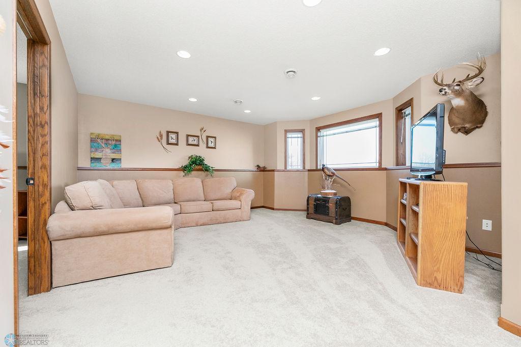 503 Martins Avenue, Casselton, North Dakota image 20