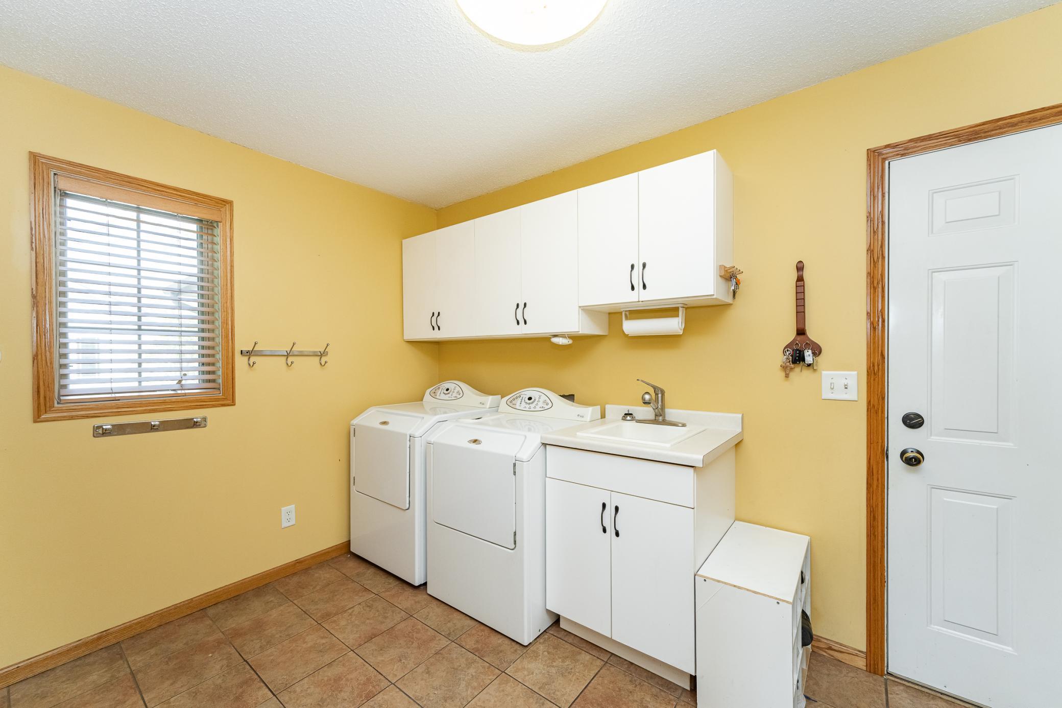 1120 Esther Lane, Owatonna, Minnesota image 17