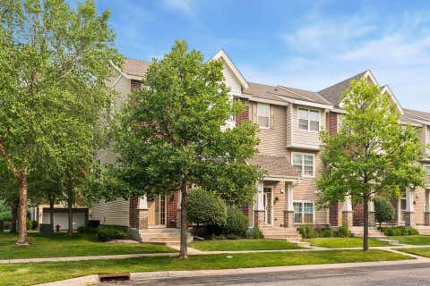 Townhouse For Sale - 8318 Emery Parkway<br/> Champlin, MN 55316