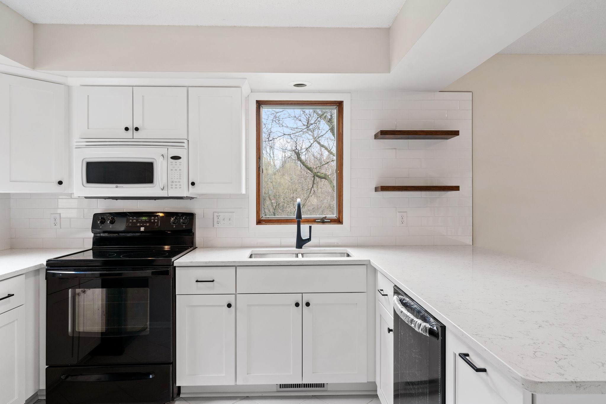 434 E 11th Street #D, New Richmond, Wisconsin image 7