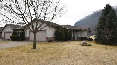 Townhouse For Sale - 673 Crimson Way<br/> Wabasha County, Lake City, MN 55041