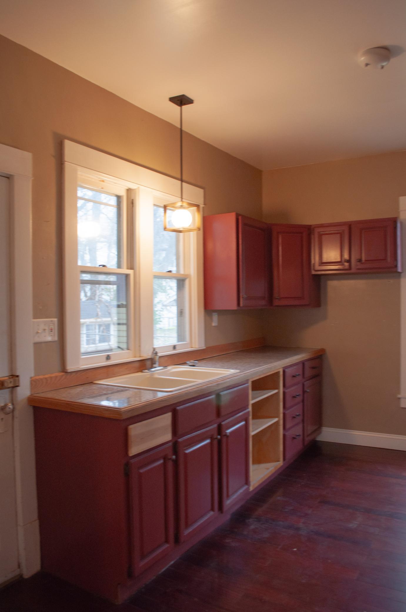 Moorhead, Minnesota 56560, United States, 4 Bedrooms Bedrooms, ,2 BathroomsBathrooms,Residential,Active,242048