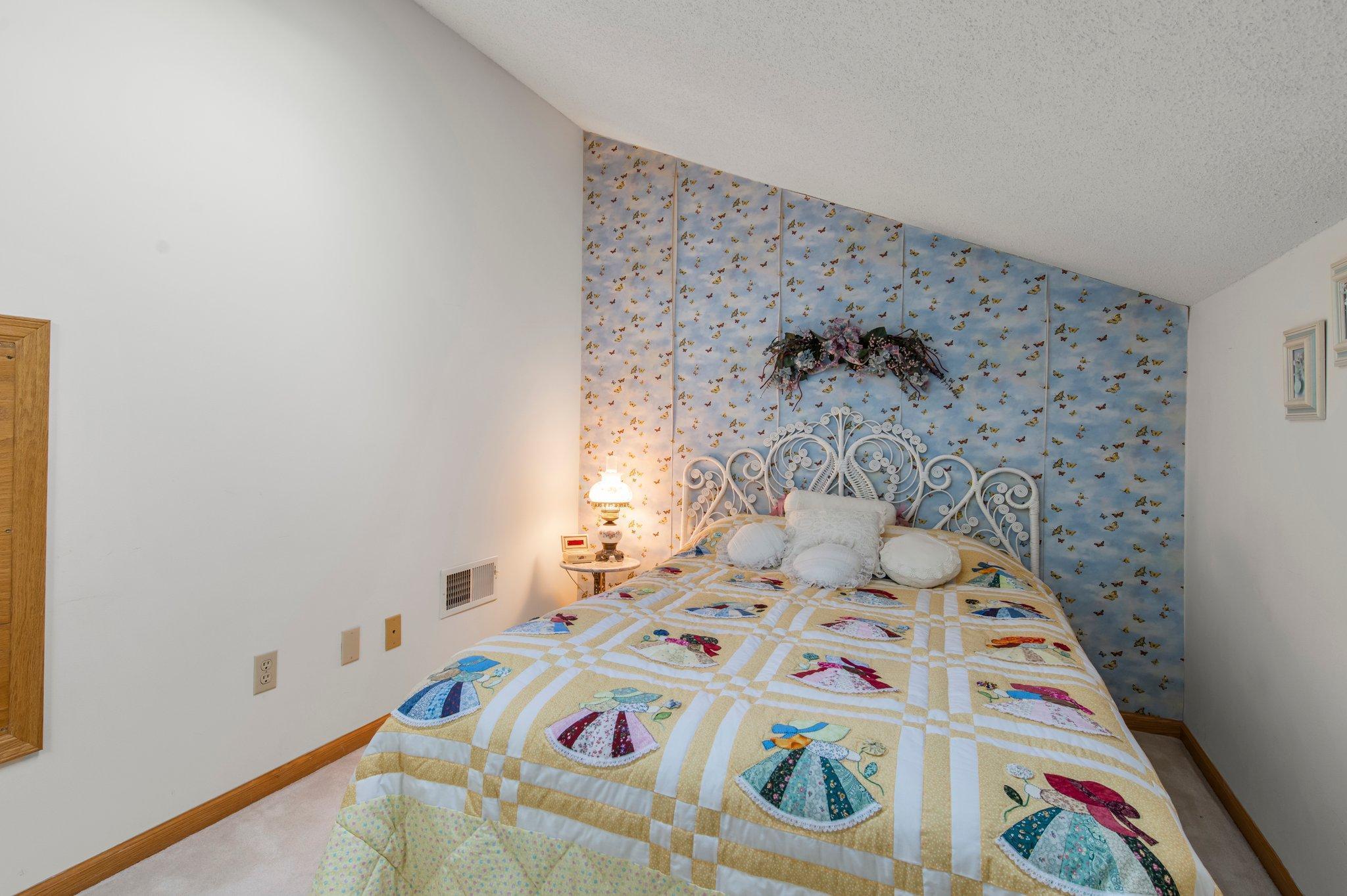 907 Southcross Drive, Burnsville, Minnesota image 26
