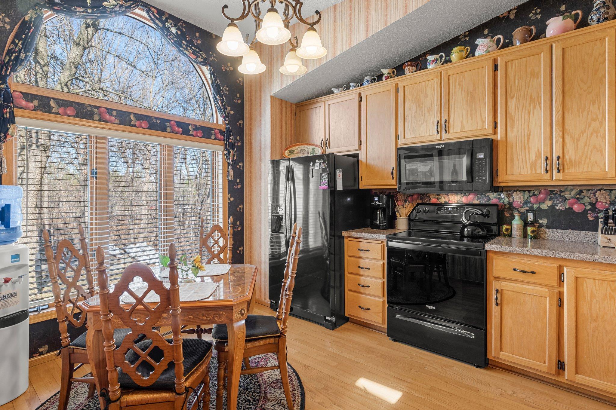 907 Southcross Drive, Burnsville, Minnesota image 10