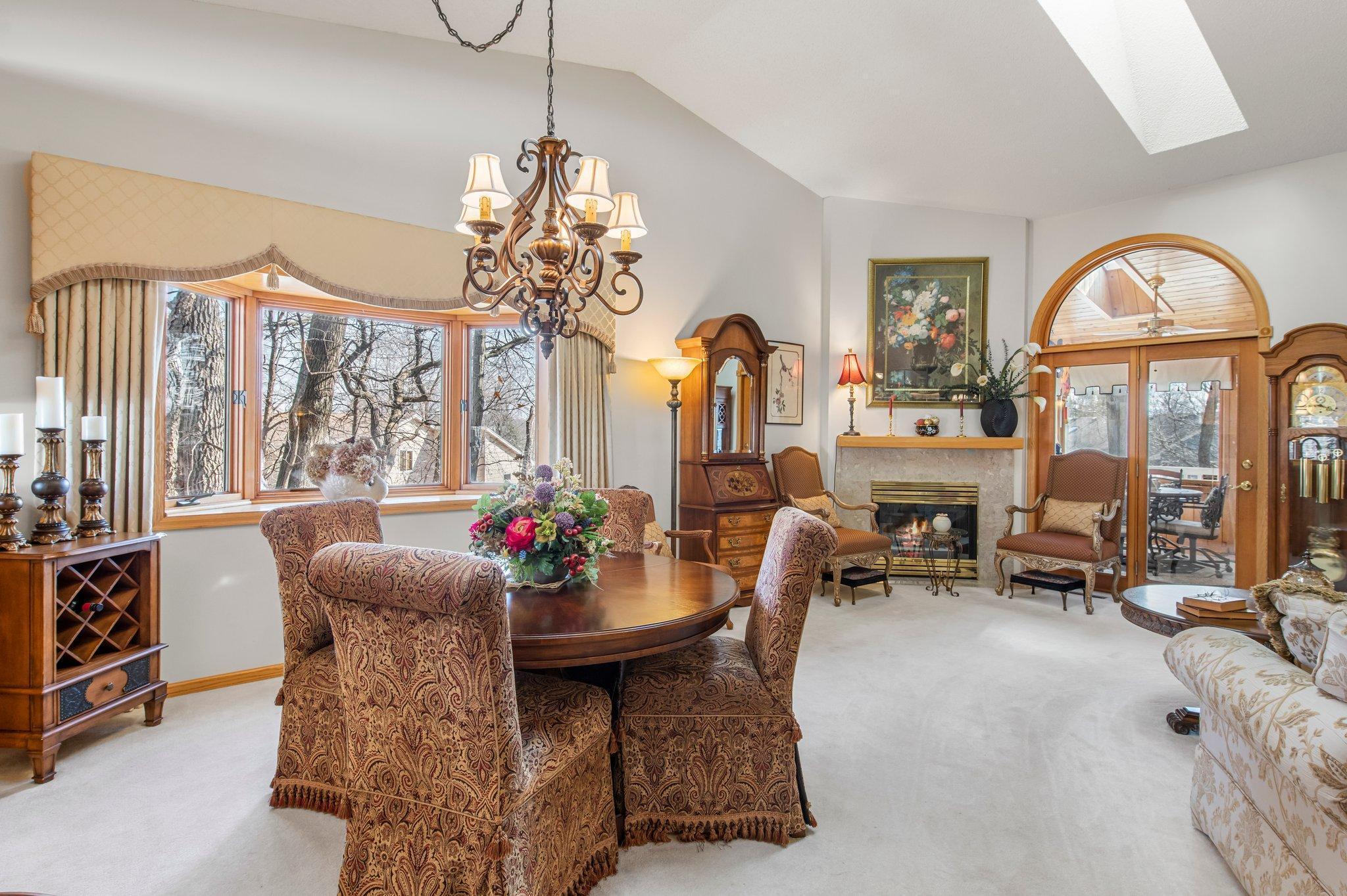 907 Southcross Drive, Burnsville, Minnesota image 4