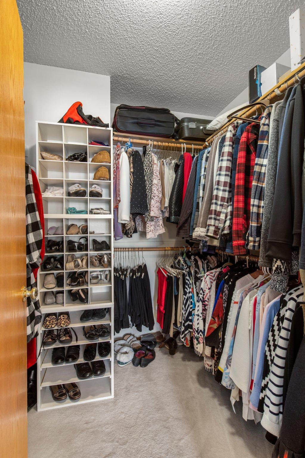 907 Southcross Drive, Burnsville, Minnesota image 16