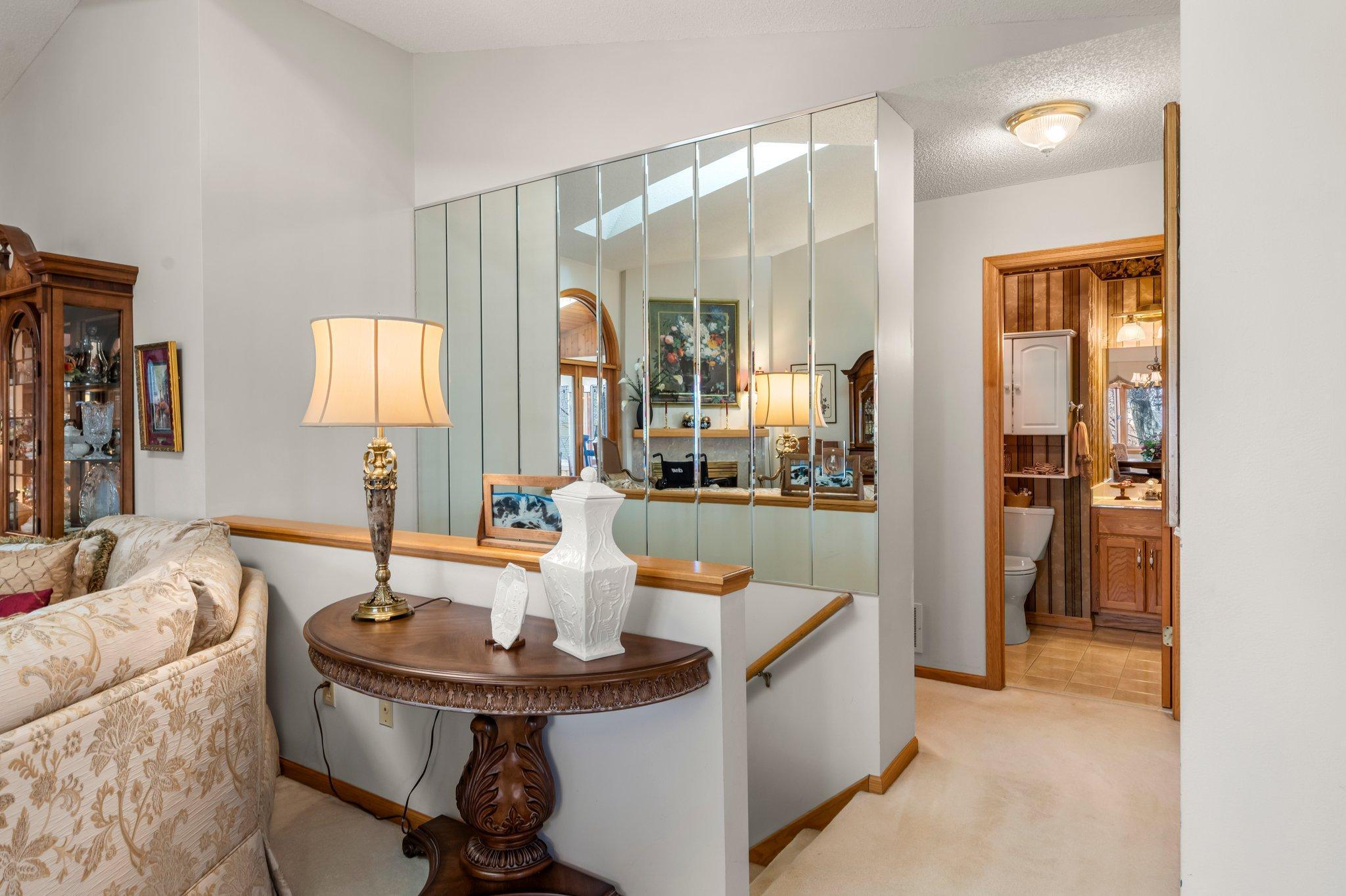 907 Southcross Drive, Burnsville, Minnesota image 3