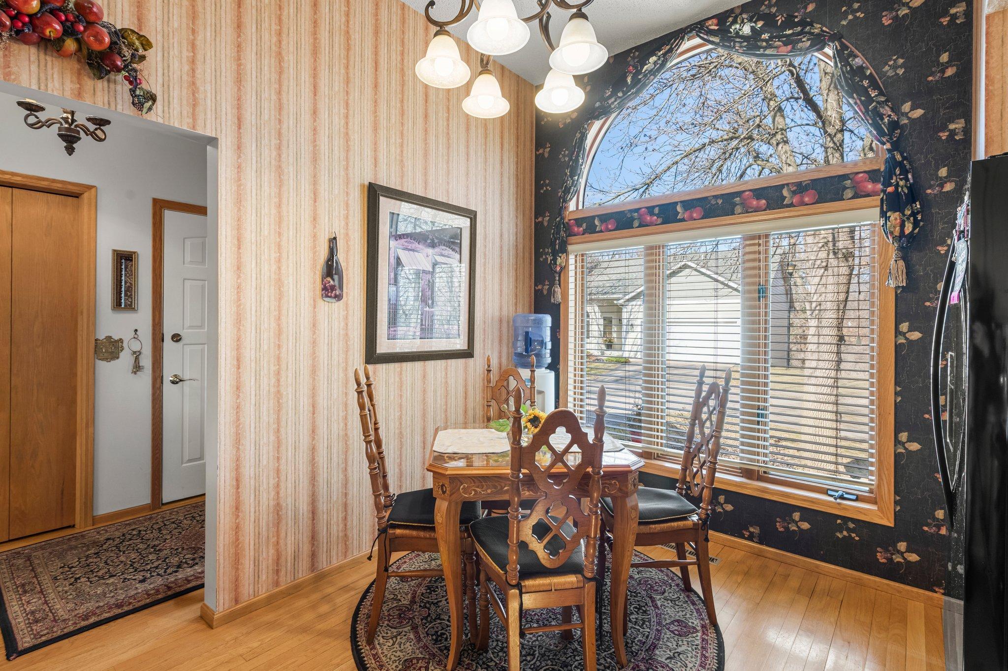 907 Southcross Drive, Burnsville, Minnesota image 11