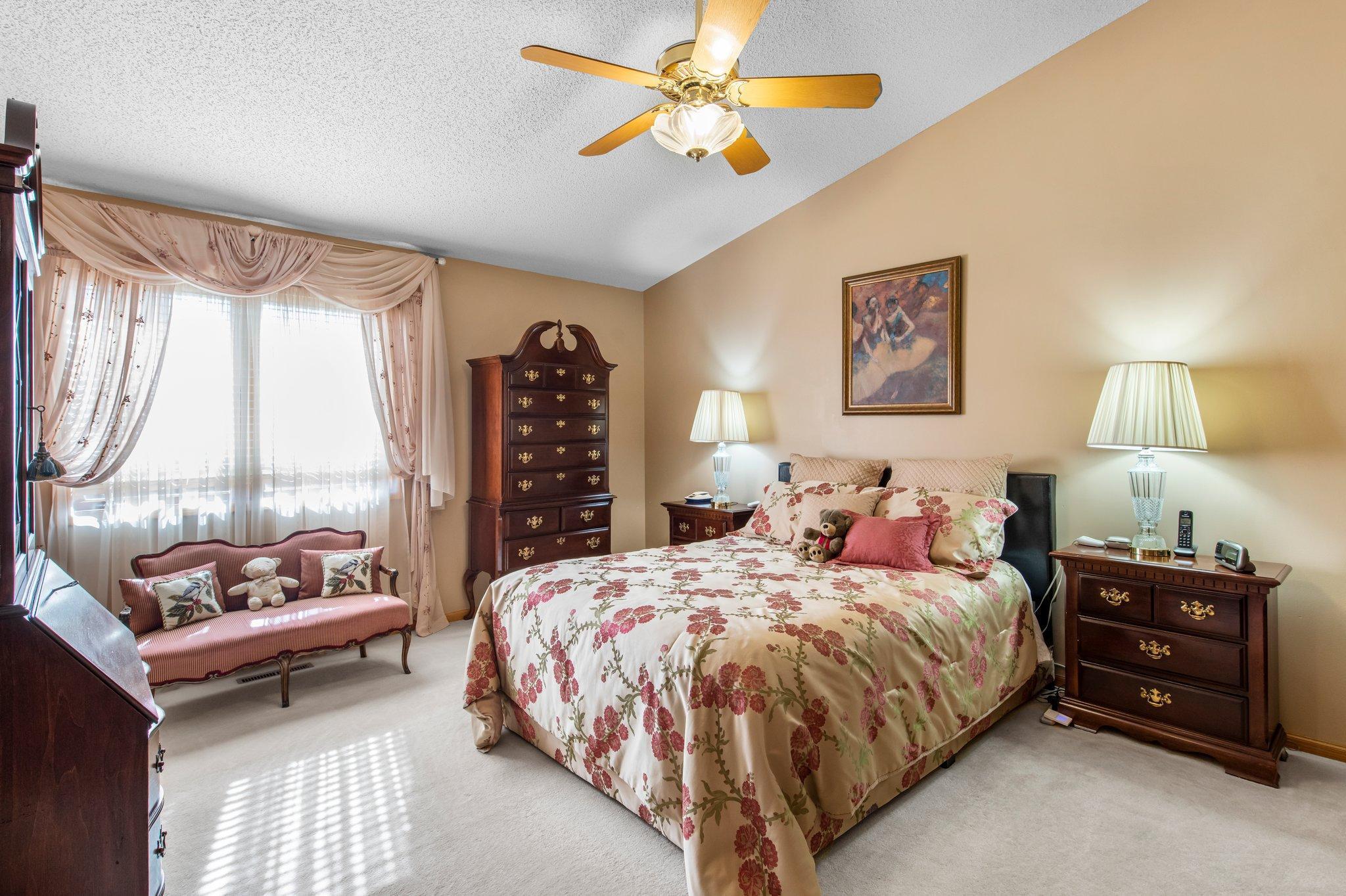 907 Southcross Drive, Burnsville, Minnesota image 14