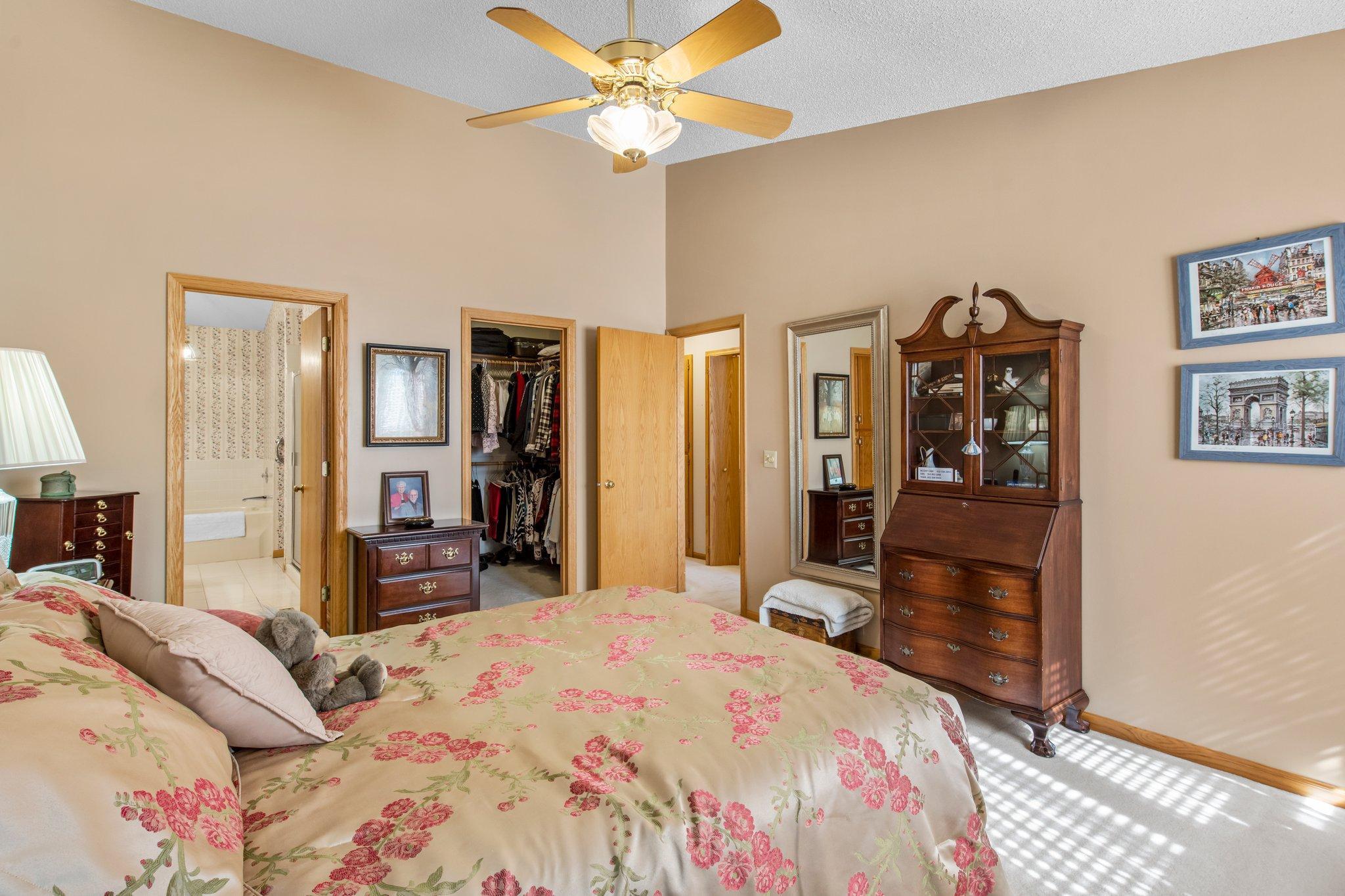 907 Southcross Drive, Burnsville, Minnesota image 15