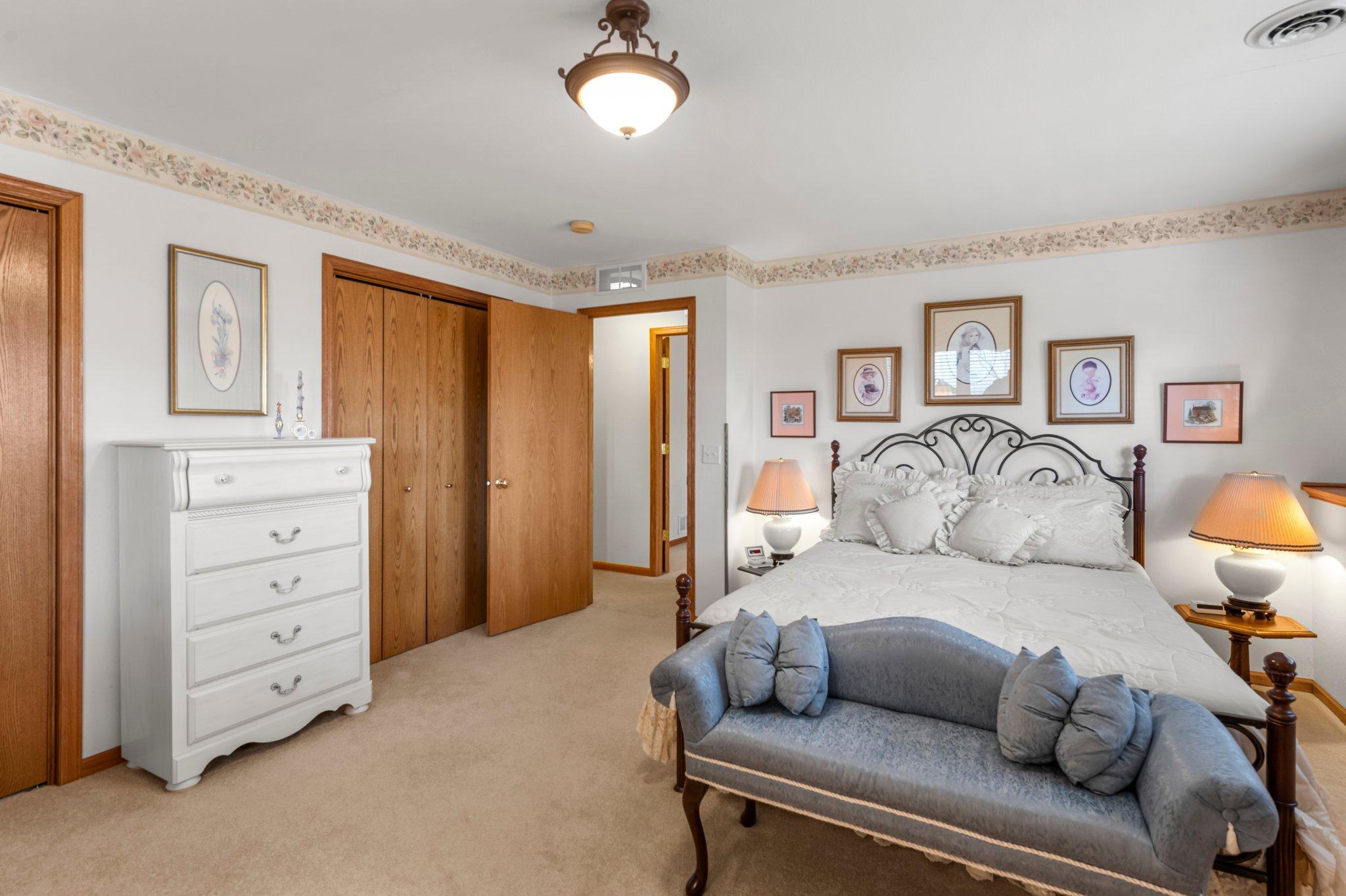 907 Southcross Drive, Burnsville, Minnesota image 35