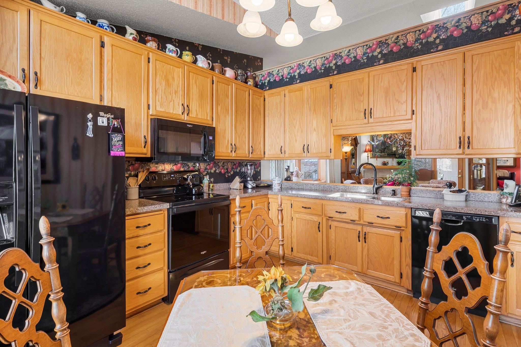 907 Southcross Drive, Burnsville, Minnesota image 13